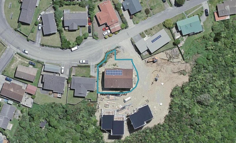 18 Cathie Place, Karori, Wellington - Carousel 1