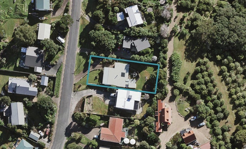 34 Jellicoe Parade, Surfdale, Waiheke Island - Carousel 1