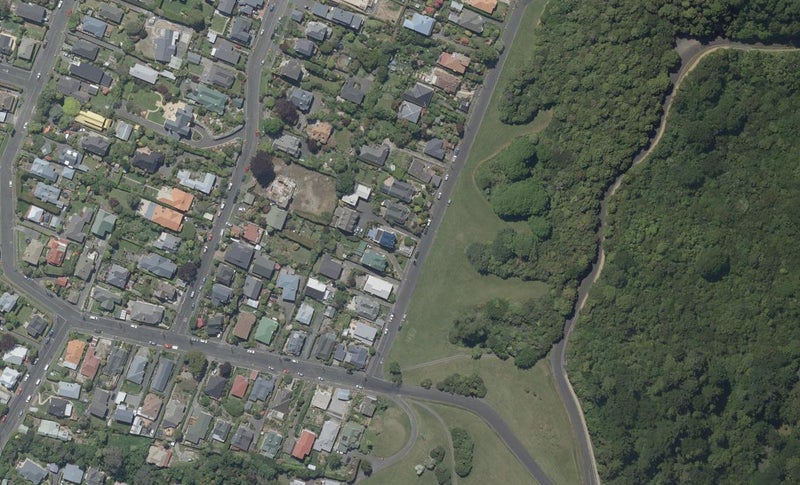 11 Harcourt Street, Belleknowes, Dunedin - Carousel 1