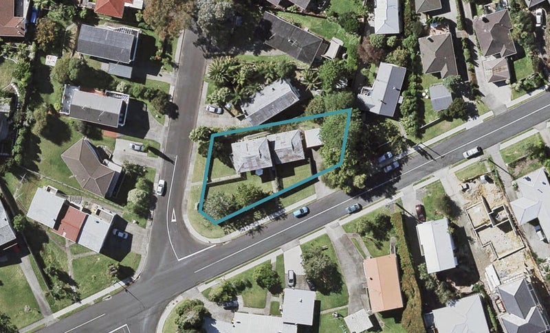 1/1 Arosa Place, Forrest Hill, Auckland - Carousel 1