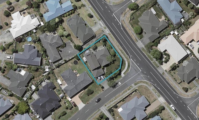 132 Guildford Drive, PARAPARAUMU BEACH, PARAPARAUMU - Carousel 1