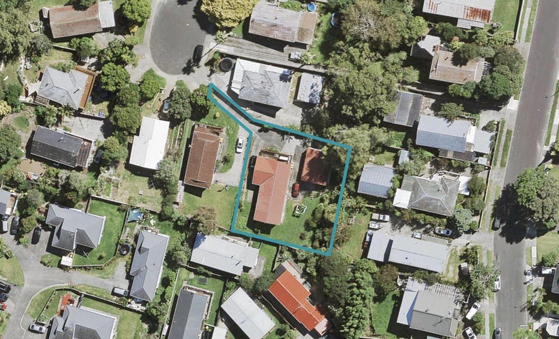 32 Aquarius Avenue, Glen Eden, Auckland - Carousel 1
