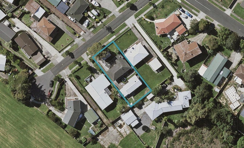 8 Riverina Avenue, Pakuranga, Auckland - Carousel 1