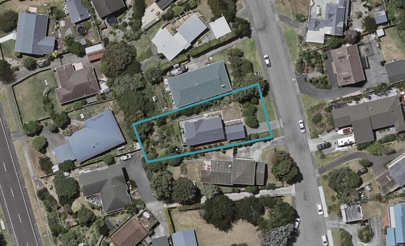 17 Frimley Terrace, Waikanae Beach, Waikanae - Carousel 1