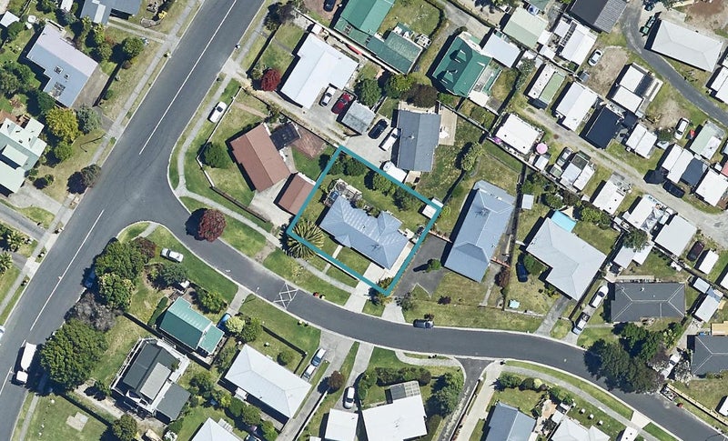 1 Barbara Grove, Papamoa Beach, Papamoa - Carousel 1
