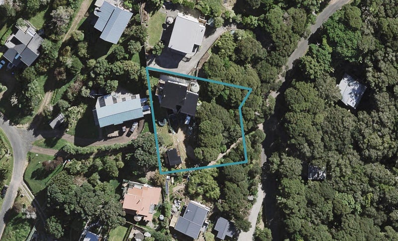 23 Beresford Avenue, Surfdale, Waiheke Island - Carousel 1