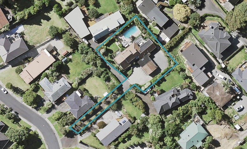 13B McMillan Place, Mellons Bay, Auckland - Carousel 1