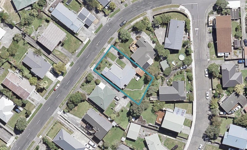 44 Cedar Street, Maungaraki, Lower Hutt - Carousel 1