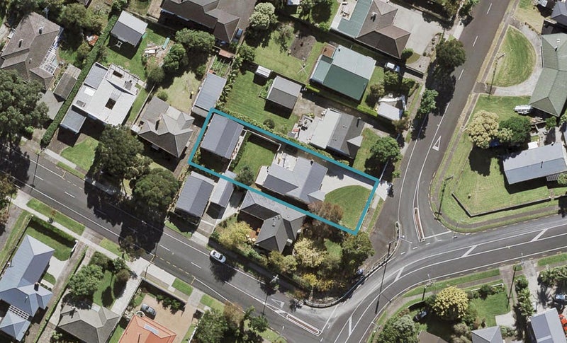 45 Shortt Avenue, Mangere Bridge, Auckland - Carousel 1