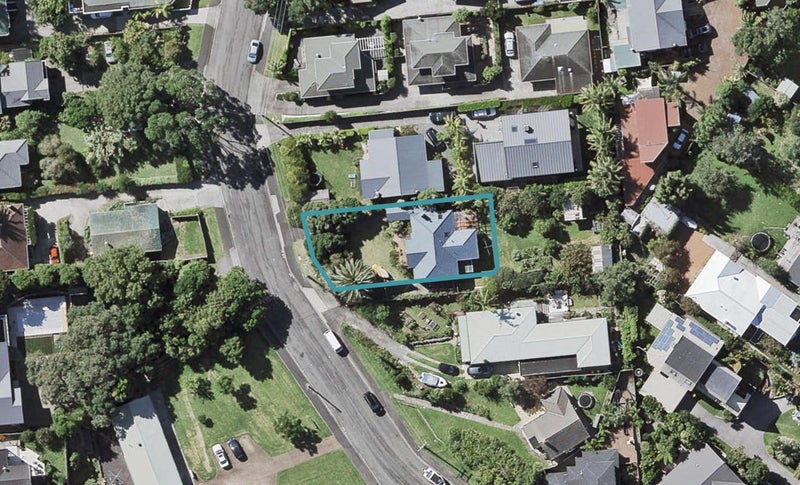 11 Handley Avenue, Narrow Neck, Auckland - Carousel 1