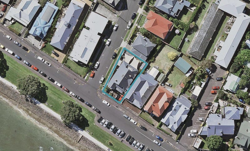 20 Queens Parade, Devonport, Auckland - Carousel 1