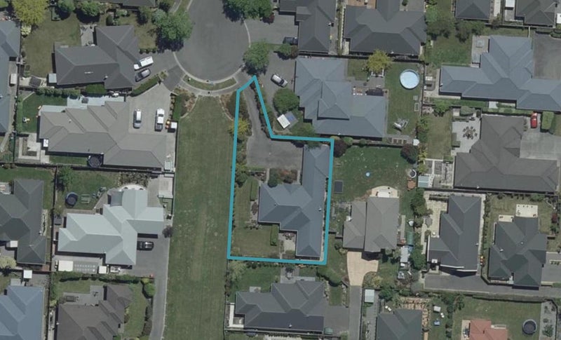9 Vaughan Way, Redwood, Christchurch - Carousel 1