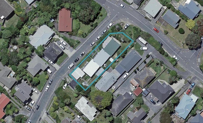 1C Hollies Crescent, Johnsonville, Wellington - Carousel 1