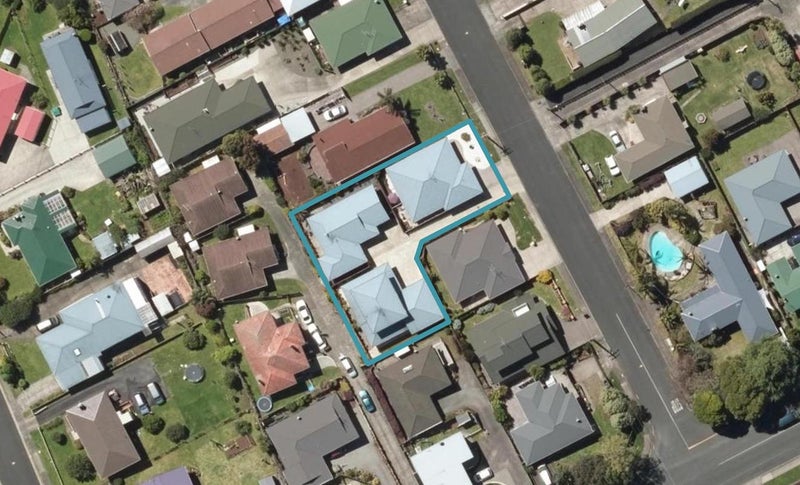2/2 Ford Avenue, Te Kamo, Whangārei - Carousel 1