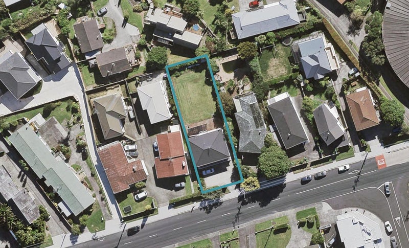 92 Pupuke Road, Hillcrest, Auckland - Carousel 1