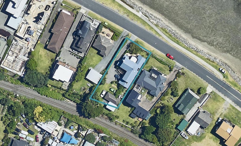 12 Harbour Drive, Otumoetai, Tauranga - Carousel 1