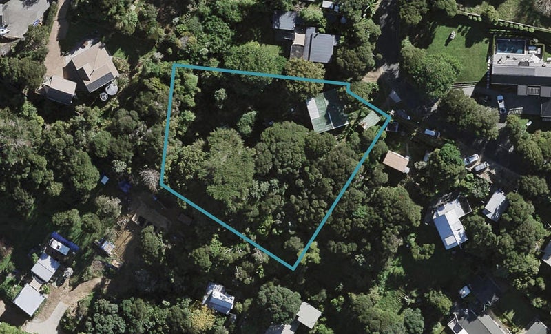 7 Queens Drive, Oneroa, Waiheke Island - Carousel 1