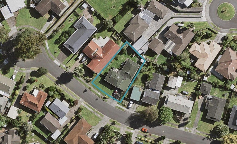 9 Glengowan Place, Conifer Grove, Takanini - Carousel 1