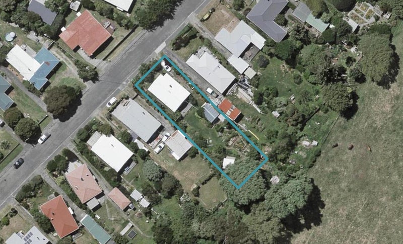 136 Tilley Road, Paekakariki - Carousel 1