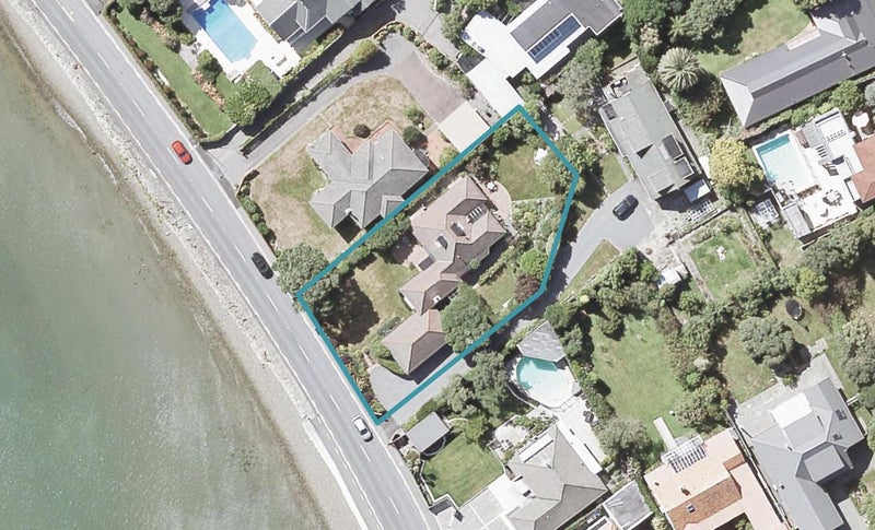 226 Marine Drive, Lowry Bay, Lower Hutt - Carousel 1