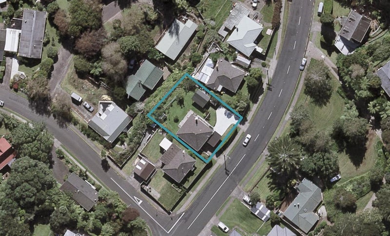 14 Awanui Street, Merrilands, New Plymouth - Carousel 1