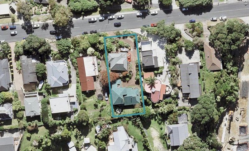 2/12 Valley Road, Browns Bay, Auckland - Carousel 1