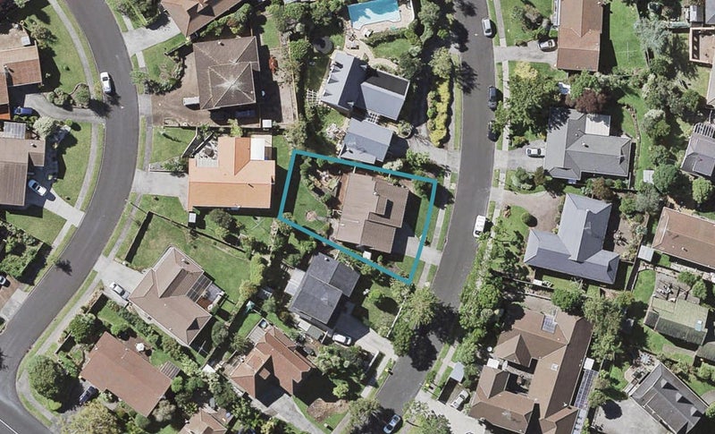 8 Voltaire Court, Botany Downs, Auckland - Carousel 1