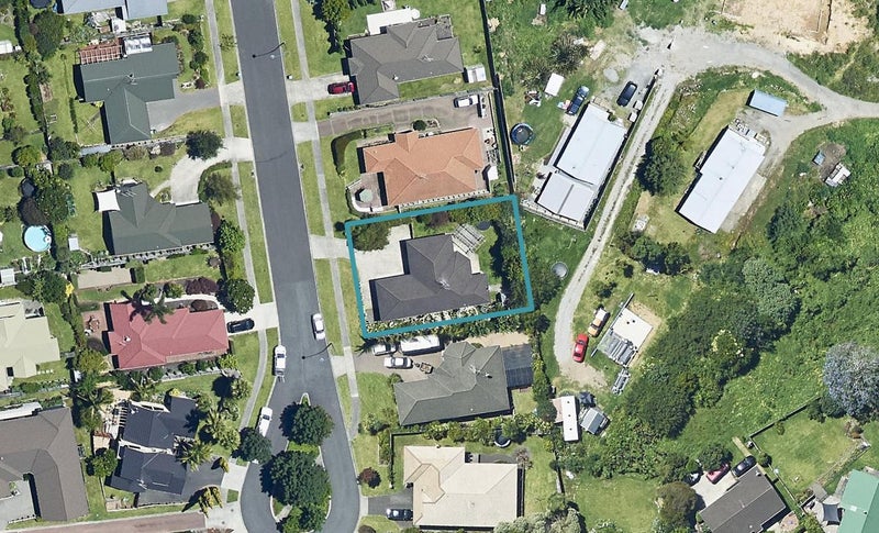 35 Amberley Crescent, Bethlehem, Tauranga - Carousel 1
