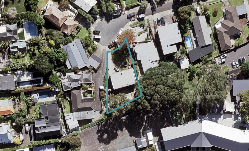 10 Saratoga Avenue, Herne Bay, Auckland - Carousel 1