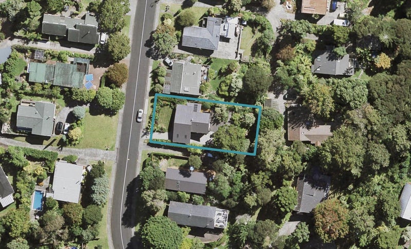 57 Daffodil Street, Titirangi, Auckland - Carousel 1