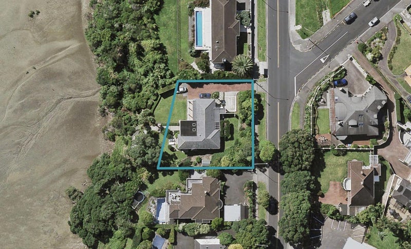 15 Ngapipi Road, Orakei, Auckland - Carousel 1