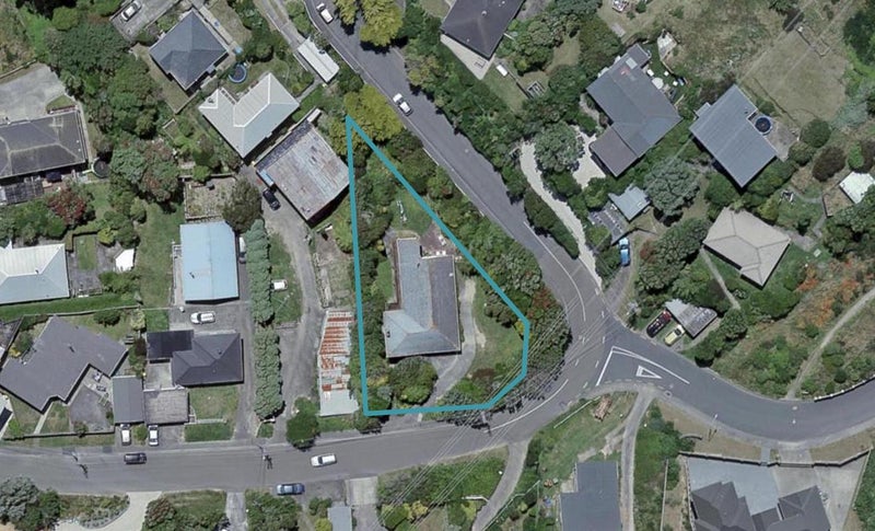 53 Lyndfield Lane, Newlands, Wellington - Carousel 1