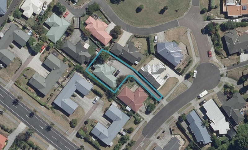 7 Pointon Glade, Grandview Heights, Hamilton - Carousel 1