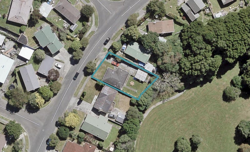 18 Larchmont Grove, Totara Park, Upper Hutt - Carousel 1