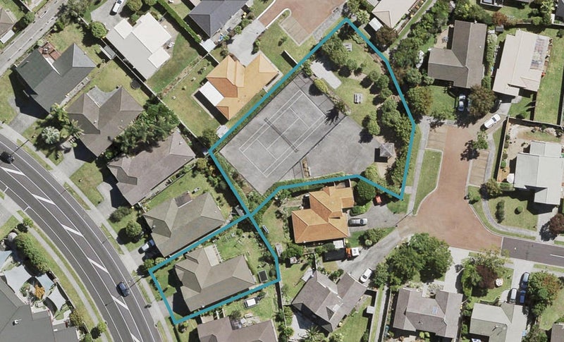 73 Summerland Drive, Henderson, Auckland - Carousel 1