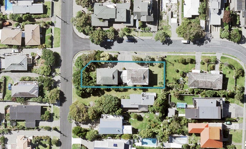 1/140 Churchill Road, Rothesay Bay, Auckland - Carousel 1