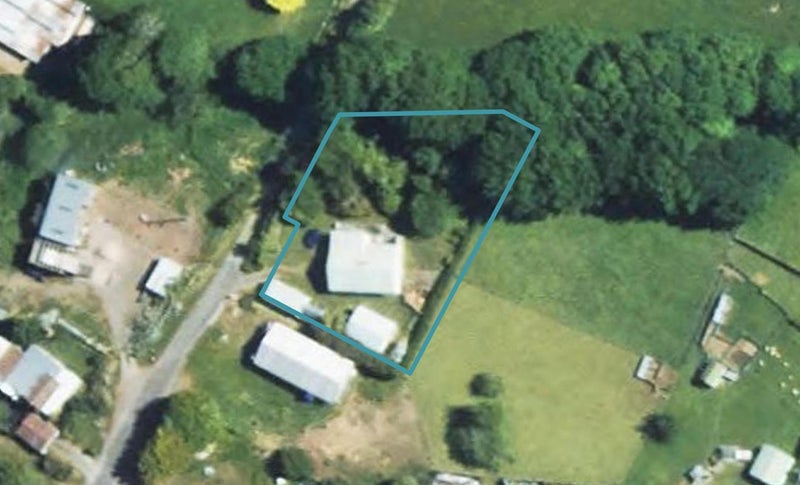 10 Whitcombe Terrace, Midhirst, Stratford - Carousel 1