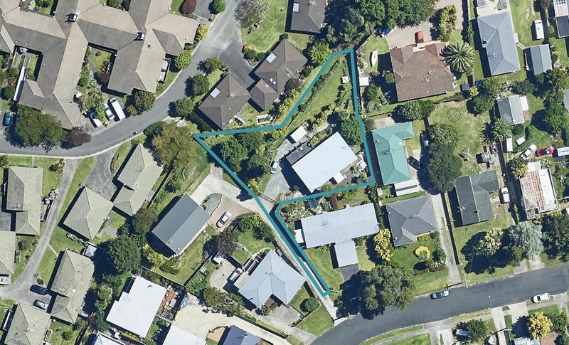 15 Linton Crescent, Matua, Tauranga - Carousel 1