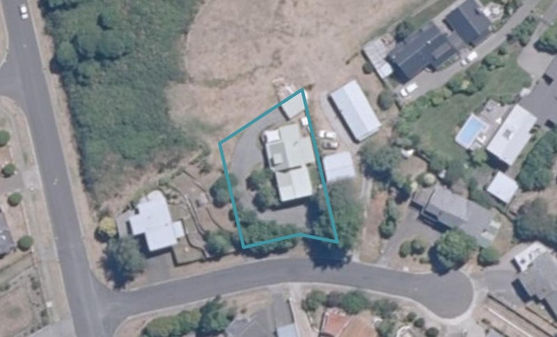 2 Bernard Street, Two Mile Bay, Taupo - Carousel 1