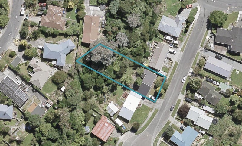 12 Harold Grove, Stokes Valley, Lower Hutt - Carousel 1