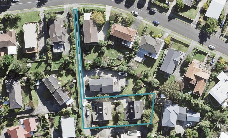 2/139 Weatherly Road, Torbay, Auckland - Carousel 1
