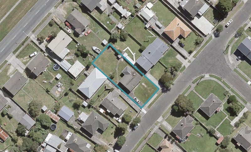 39 Compton Crescent, Taita, Lower Hutt - Carousel 1