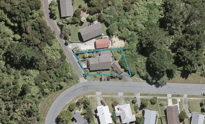 34 Whitechapel Grove, Stokes Valley, Lower Hutt - Carousel 1