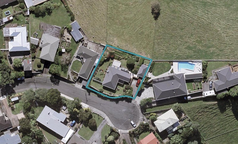 11 Horne Street, Hurdon, New Plymouth - Carousel 1
