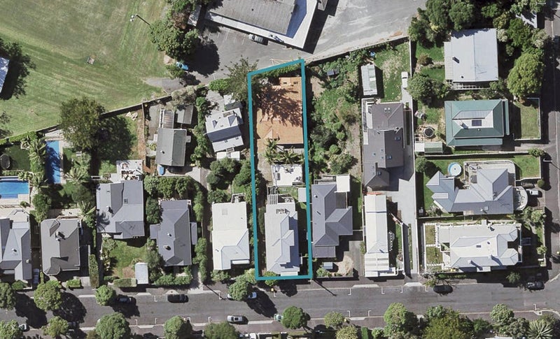 2/17 Burgess Road, Devonport, Auckland - Carousel 1