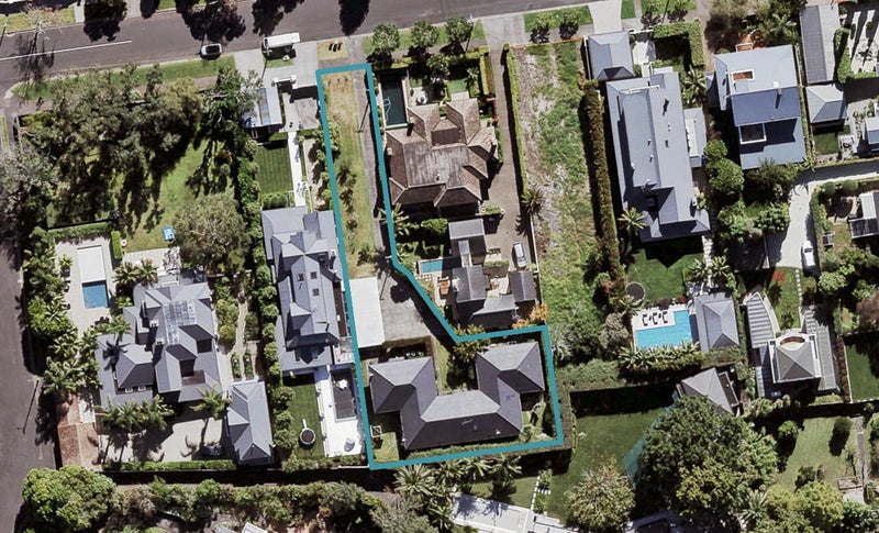 3/12 Bella Vista Road, Herne Bay, Auckland - Carousel 1