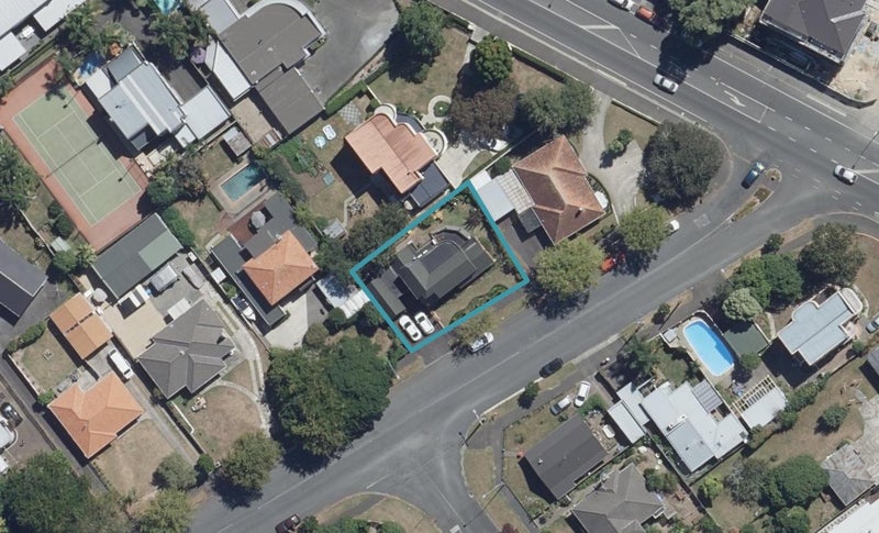 12 Maeroa Road, Beerescourt, Hamilton - Carousel 1