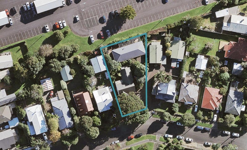 9 Raetihi Crescent, Mount Albert, Auckland - Carousel 1