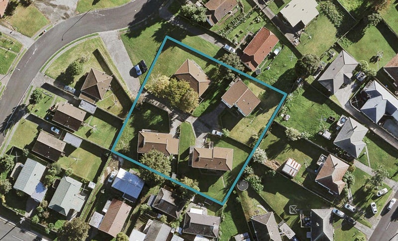 1/9 Molley Green Place, Mount Roskill, Auckland - Carousel 1