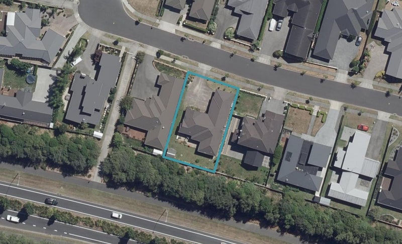 27 Langdale Court, Huntington, Hamilton - Carousel 1